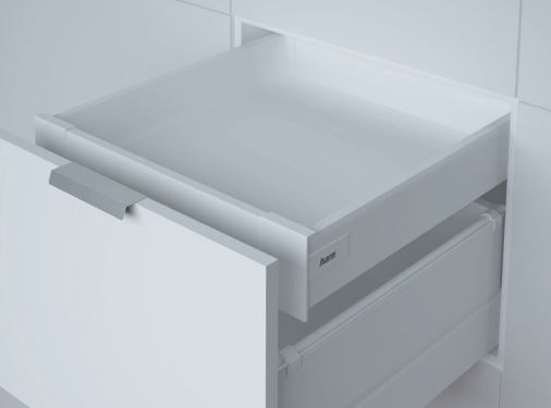 Weiße Schublade als Version Innenschublade mit Softclose der Marke Harn Ritma Cube eingebaut in einer modernen Küche 